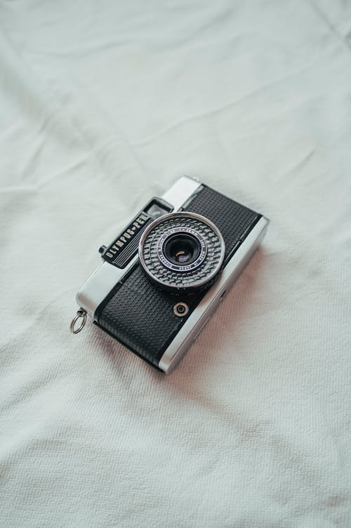 Základová fotografie zdarma na téma analogový fotoaparát, fotoaparát, pero olympus