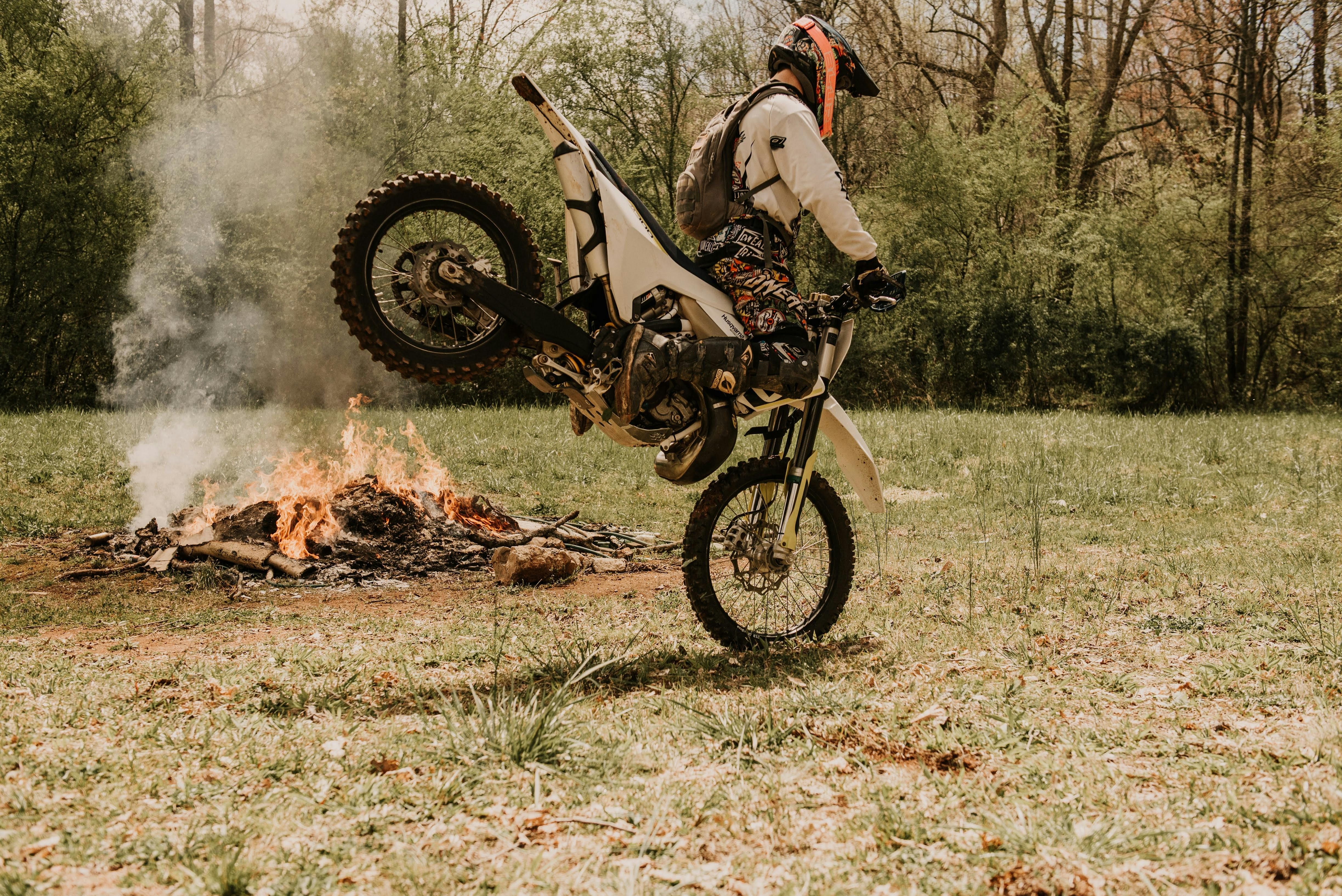 720+ Motocross Ciclistas No Ar fotos de stock, imagens e fotos royalty-free  - iStock