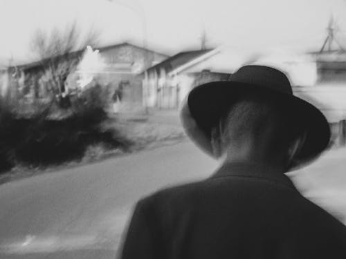 Základová fotografie zdarma na téma černý a bílý, jednobarevný, klobouk