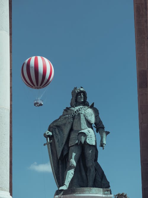 Foto d'estoc gratuïta de estàtua, globus aerostàtic, monument