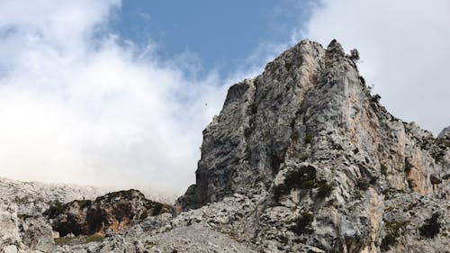 Foto profissional grátis de aventura, céu azul, escalar