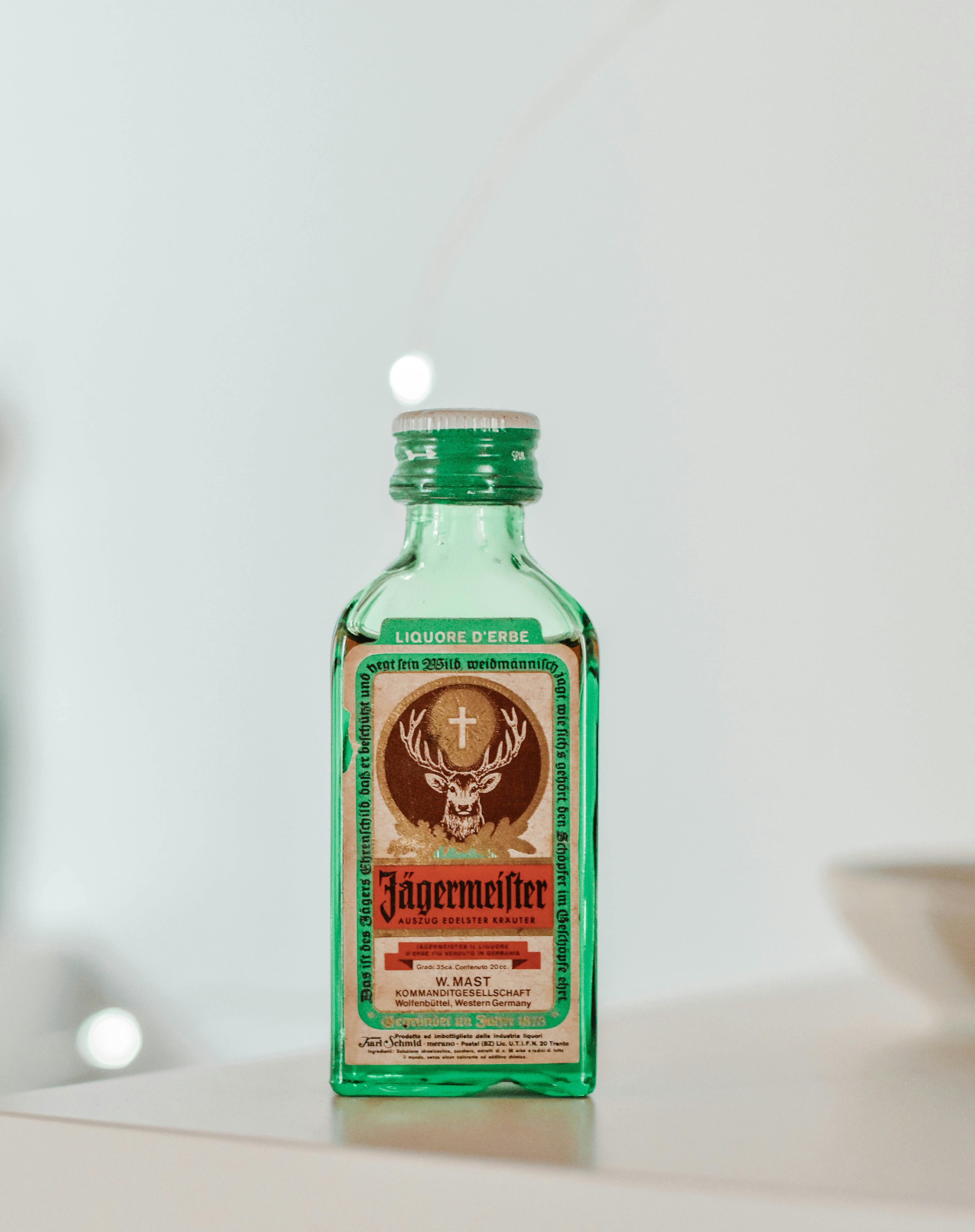 Mini Jagermeister di bottiglie