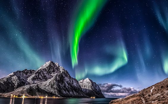 Aurora explotion on sky inLofoten