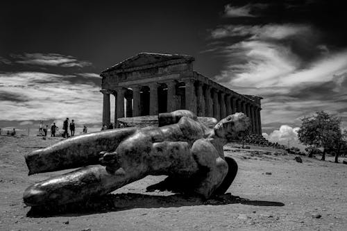 Foto d'estoc gratuïta de arquitectura, atracció turística, blanc i negre