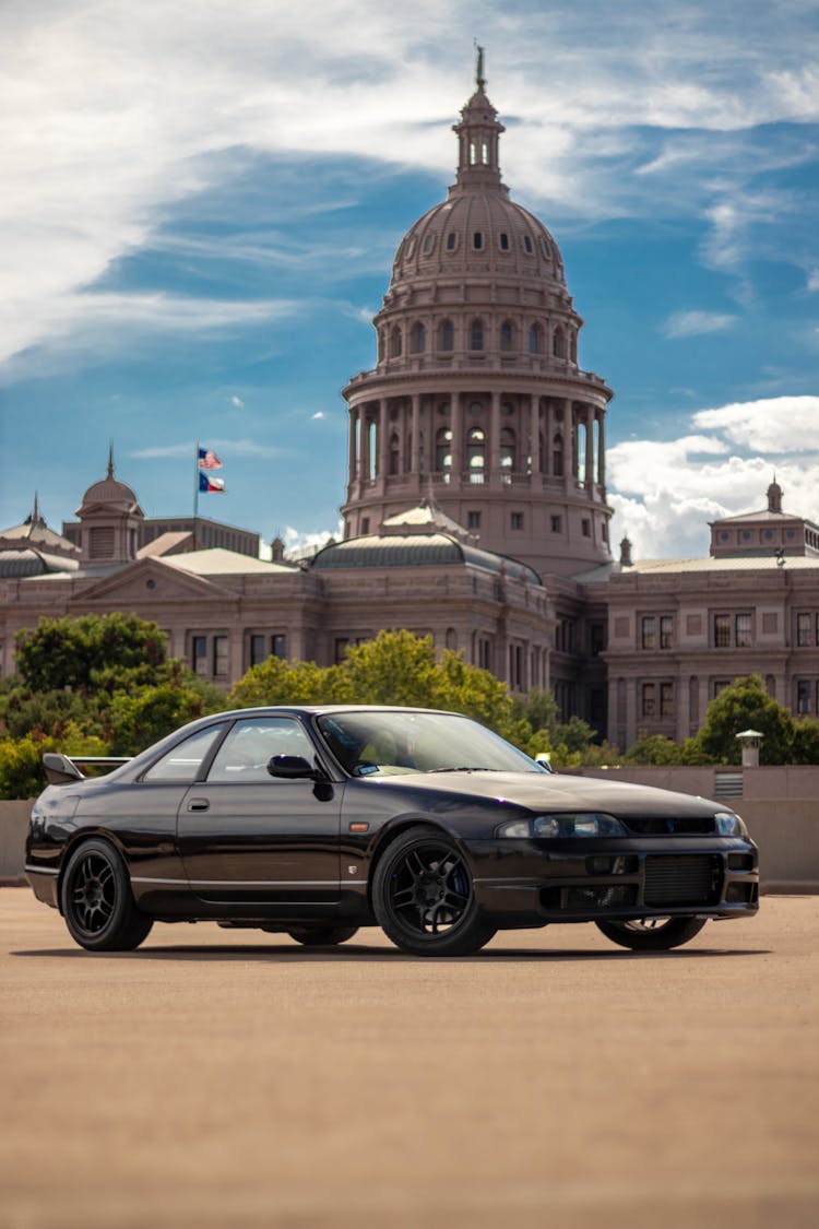 Nissan Skyline R33