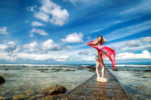 Gratis Fotos de stock gratuitas de agua, bikini, cielo azul Foto de stock