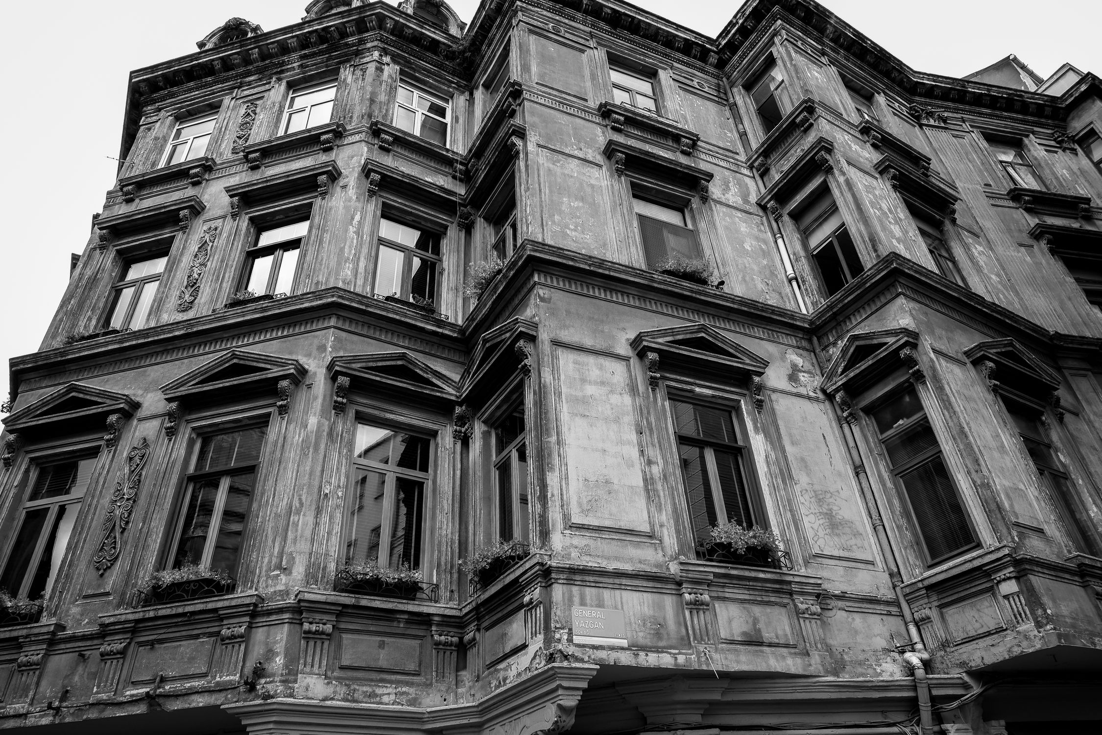 Damaged Building Facade · Free Stock Photo