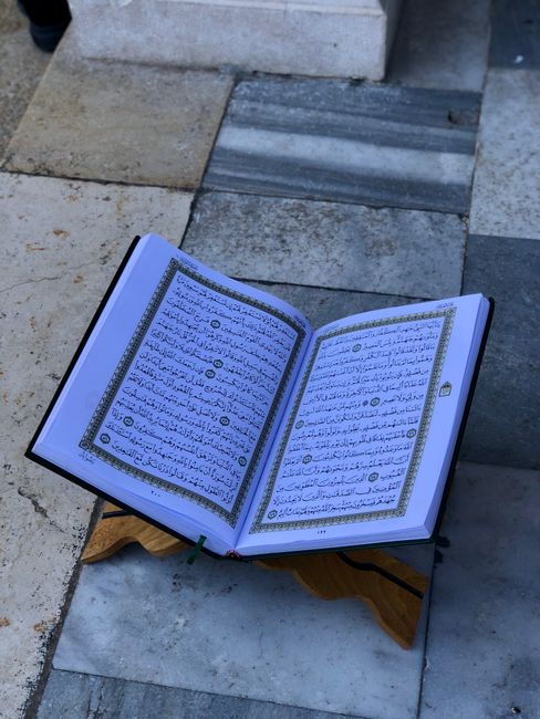 Memahami Makna Keberkahan dalam Al-Quran dan Hadis Memahami Makna Keberkahan dalam Al-Quran dan Hadis