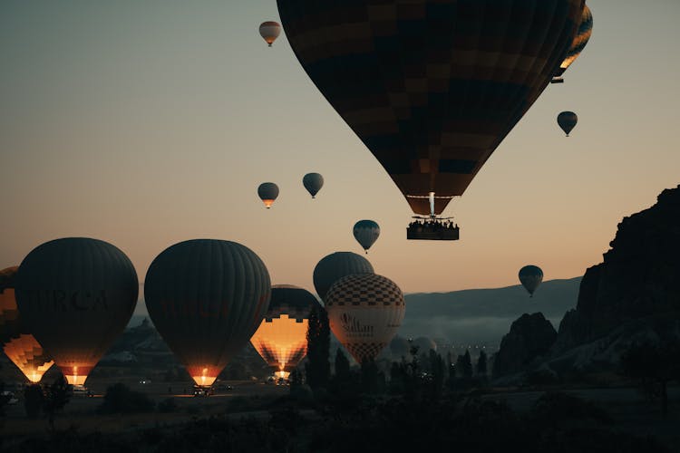 Floating on Air Discover the Magic of Hot Air Ballooning thumbnail