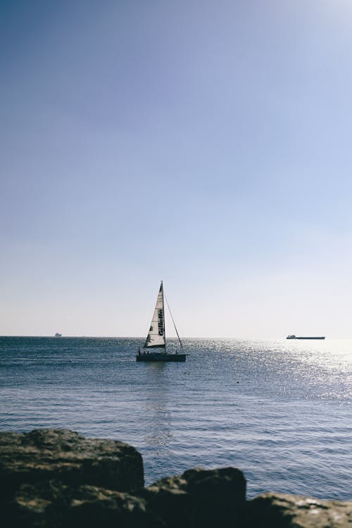 Immagine gratuita di acqua, baia, barca