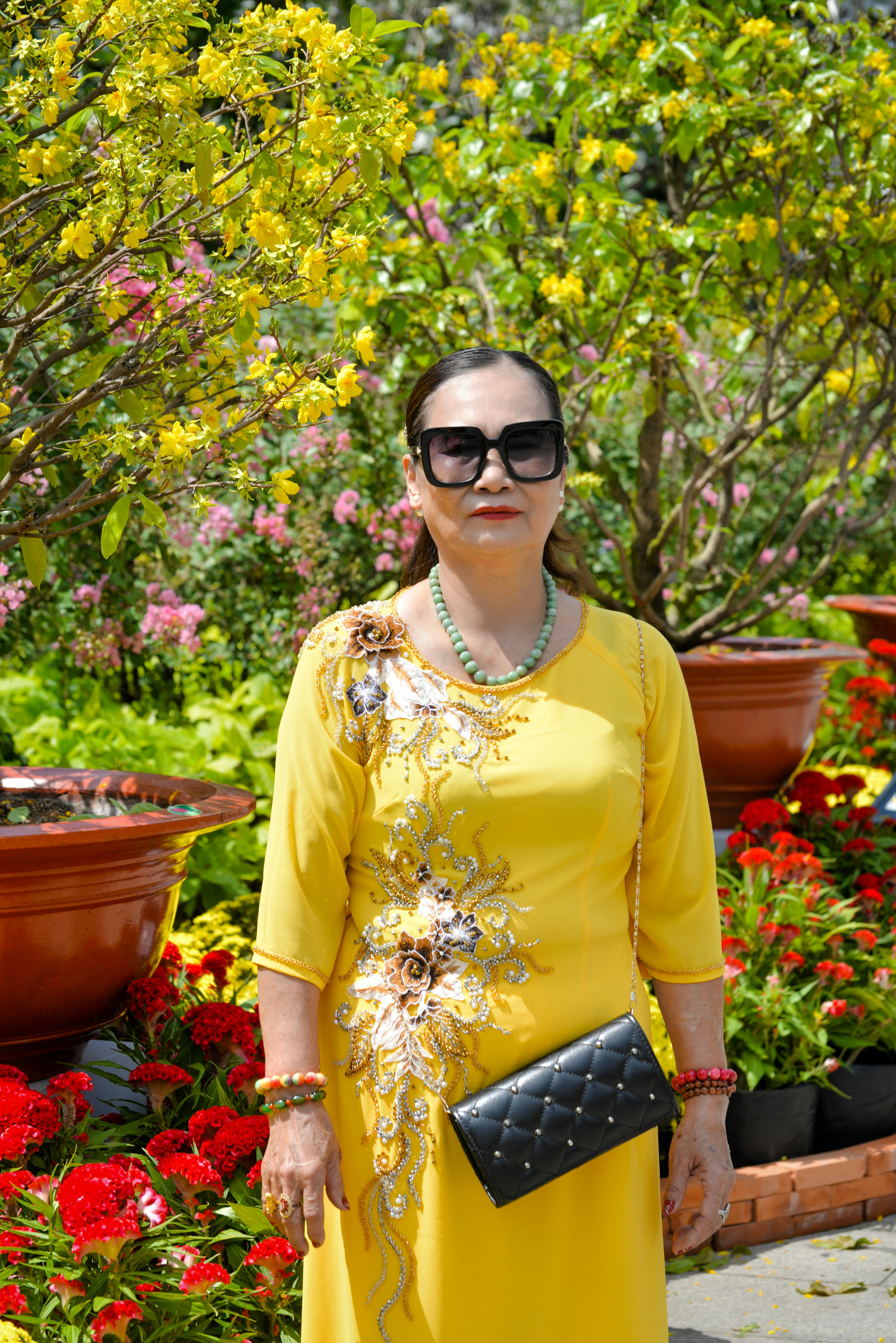 How do you store garden pots?