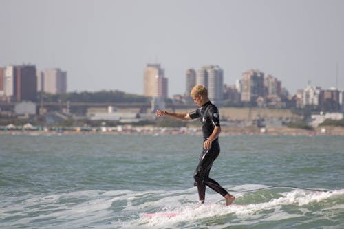 Δωρεάν στοκ φωτογραφιών με wetsuit, άνδρας, δραστηριότητα