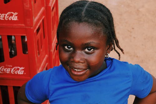 Kostenlos Kostenloses Stock Foto zu afroamerikanisches mädchen, kind, lächeln Stock-Foto