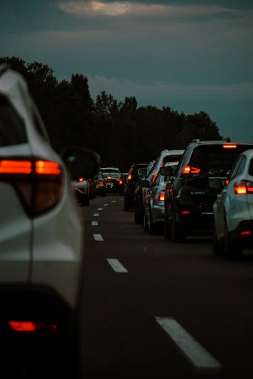 Foto d'estoc gratuïta de automòbils, carretera, cotxes