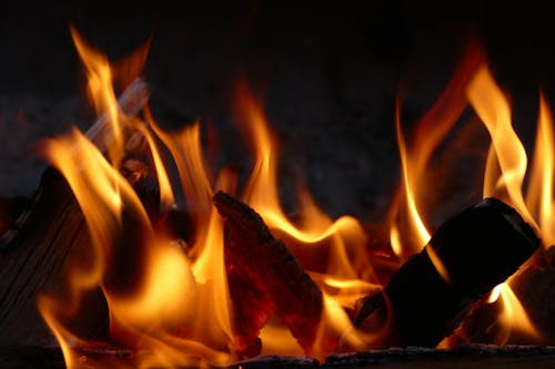 免費 升火的木柴, 晚上, 溫暖 的 免費圖庫相片 圖庫相片