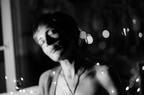 Foto stok gratis bokeh, buram, grayscale