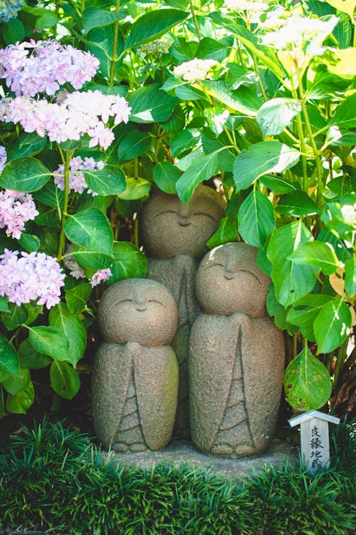 Δωρεάν στοκ φωτογραφιών με jizo, αγάλματα, ανθοφόρα φυτά