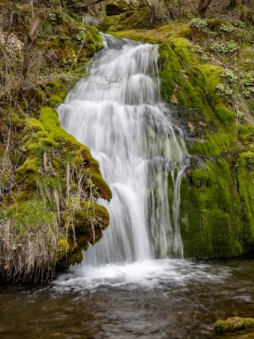 Foto profissional grátis de cachoeiras, em cascata, enseada