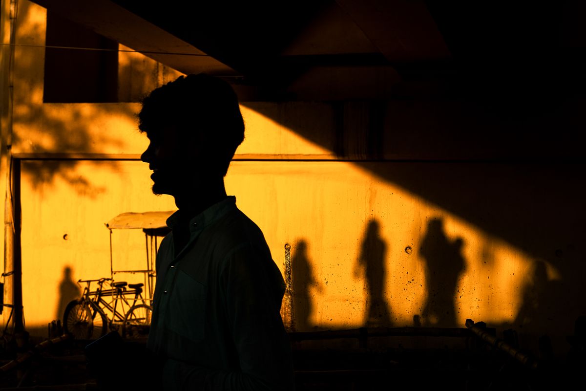 Retrato de perfil con sombras