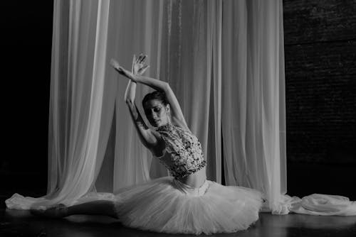 Gratuit Imagine de stoc gratuită din alb-negru, balerină, balet Fotografie de stoc
