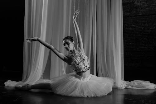 Free Grayscale Photo of a Ballerina  Stock Photo