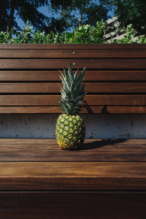 bezplatná Základová fotografie zdarma na téma ananas, barvy, dřevěný Základová fotografie