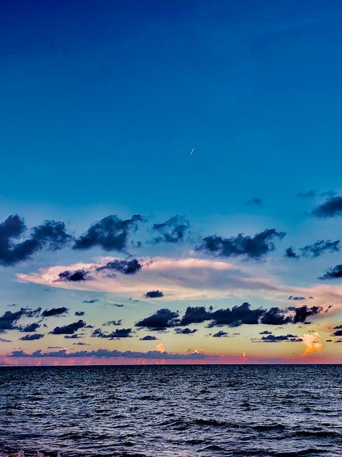 Kostenloses Stock Foto zu dramatischer himmel, horizont, landschaftlich