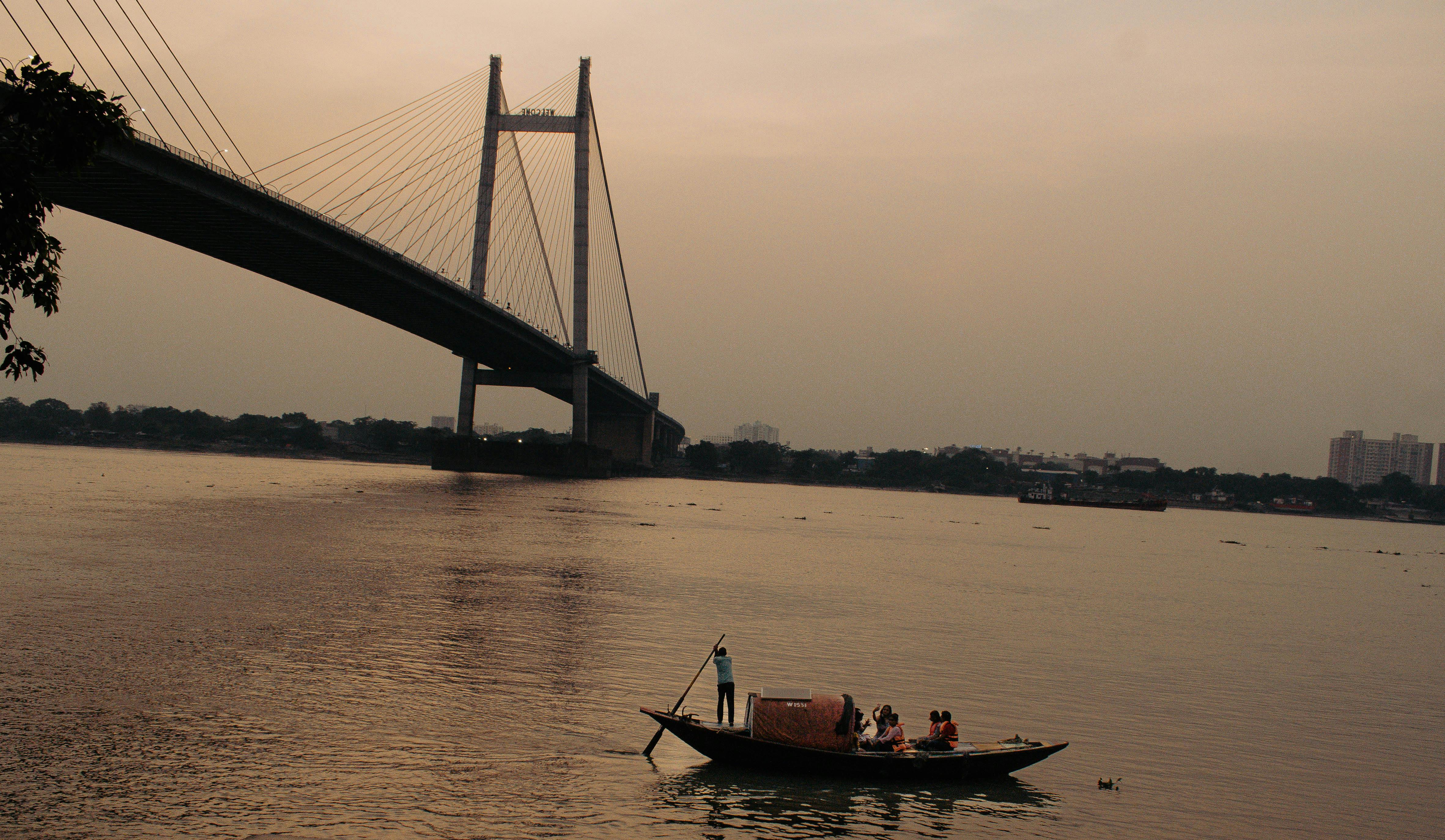 High-protein breakfast bowl with yogurt, granola, and berries