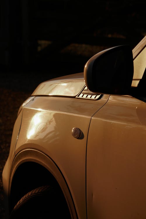 Foto profissional grátis de automobilístico, carro amarelo, clássico