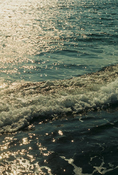 Gratis stockfoto met botsen, golven, oceaan