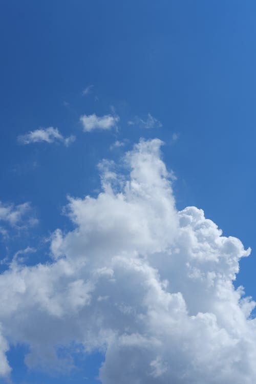 Gratis lagerfoto af atmosfære, blå himmel, himlen Lagerfoto
