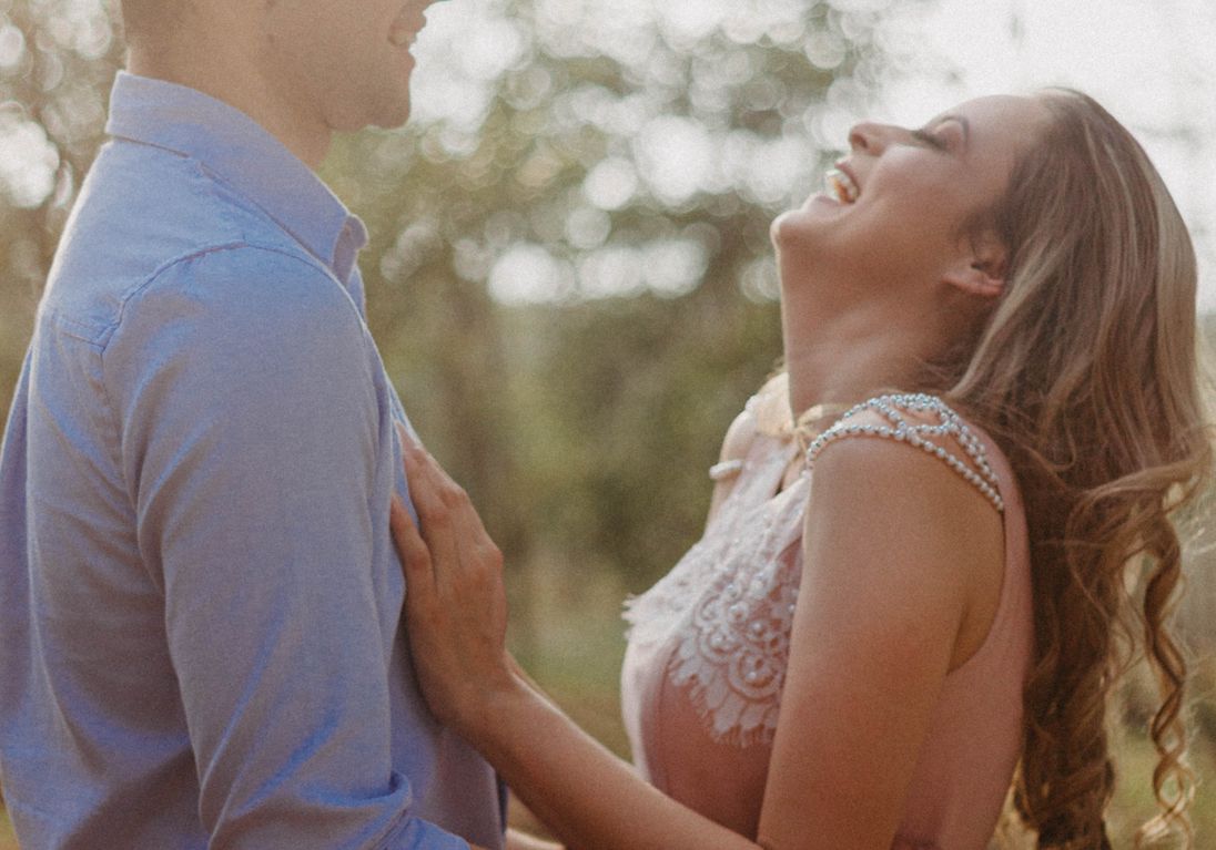 Online dating: starting a conversation on a niche platform