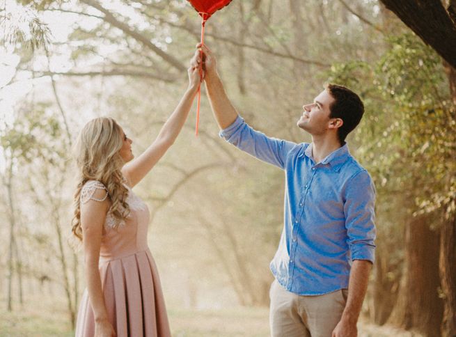 Online dating: starting a conversation on a niche platform
