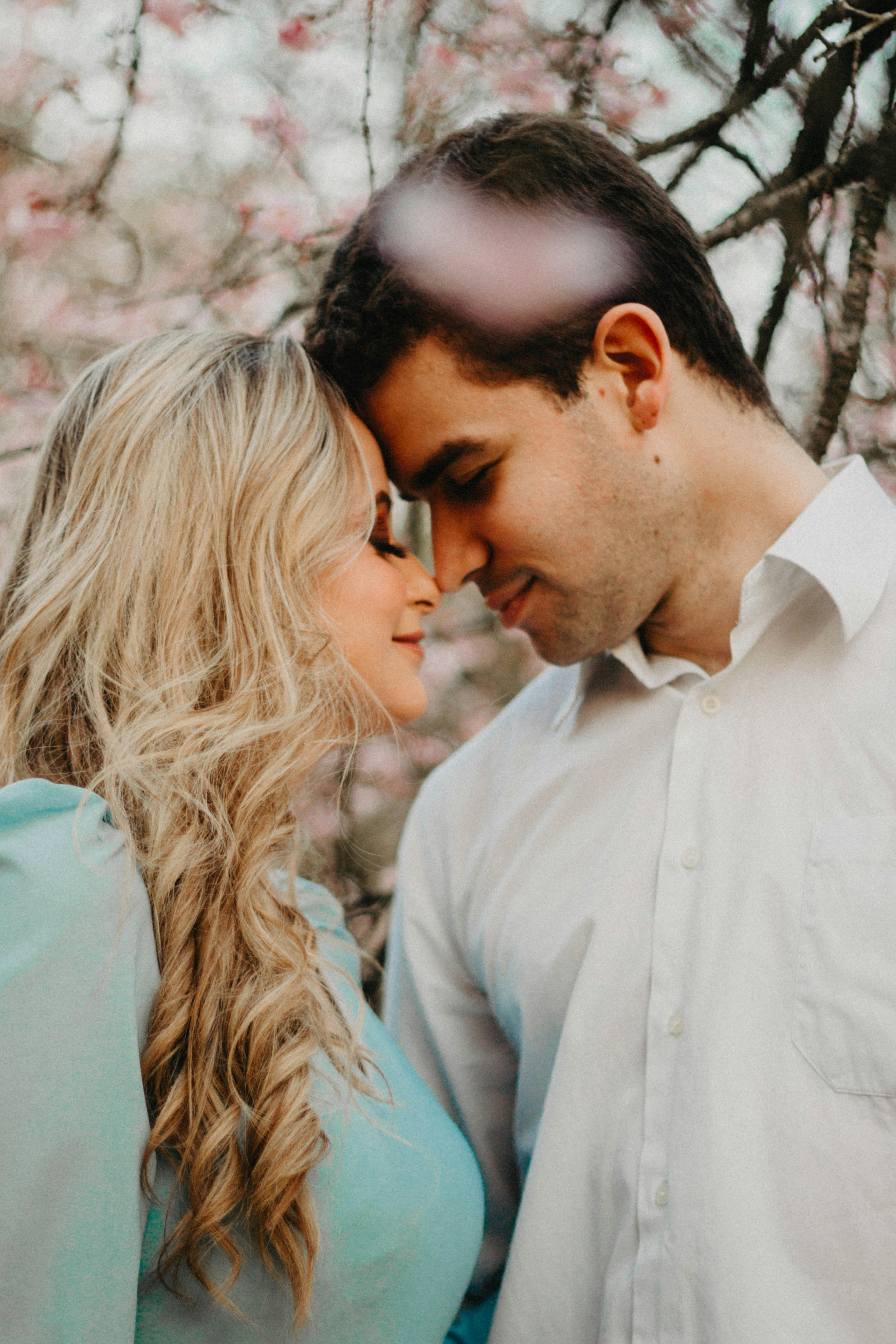 Posing Prompts to Help Couples Feel Carefree | Photobug Community