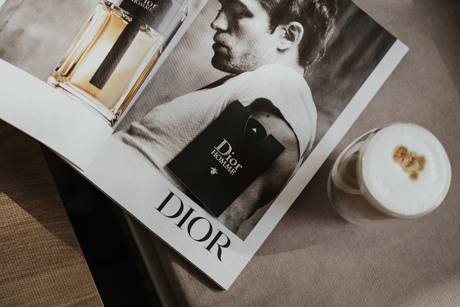 Celebrity Fragrance Secrets: Unlocking the Glamour Behind Famous Scents