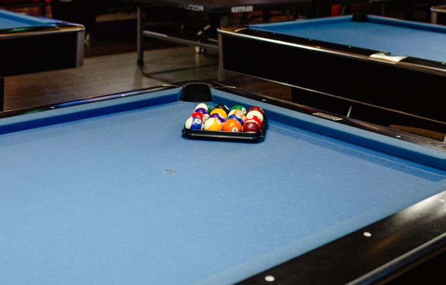 Online Casino: Spielautomaten und Live-Spiele im Überblick