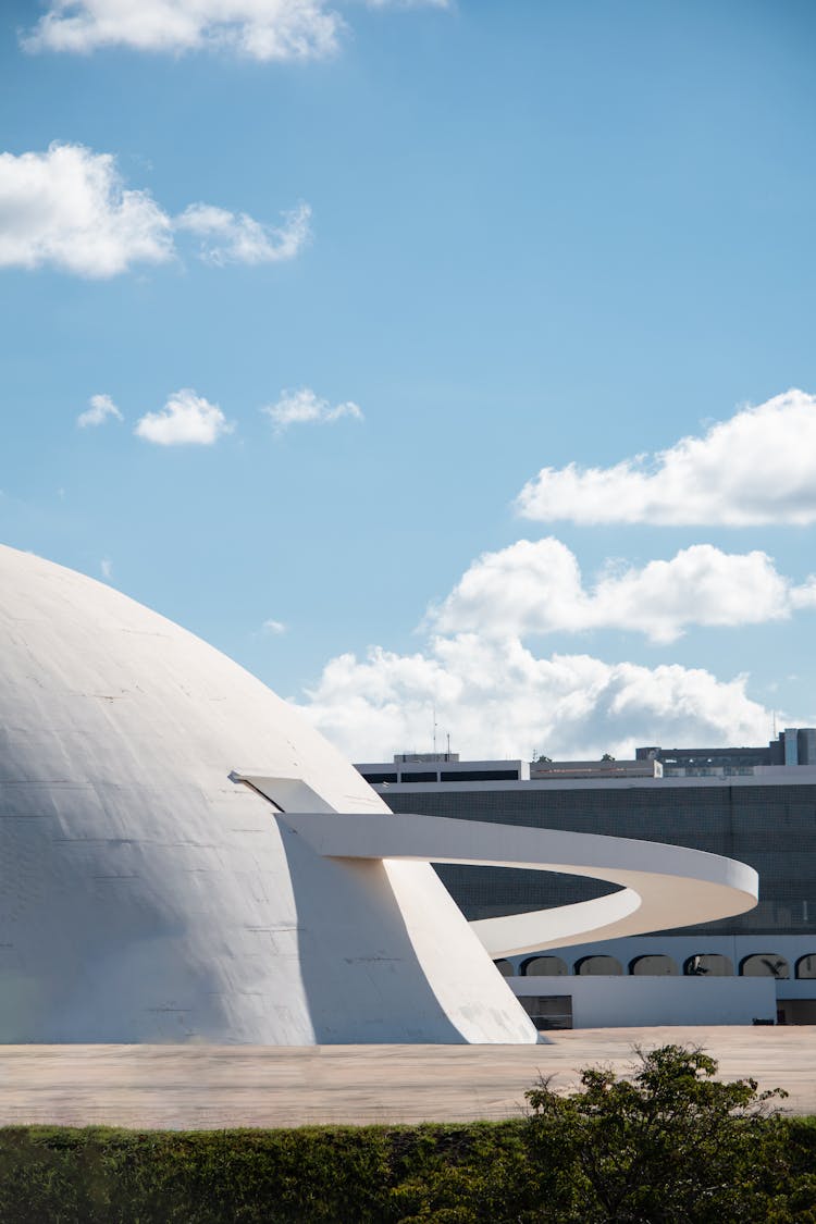 Oscar Niemeyer Musuem In Brazil
