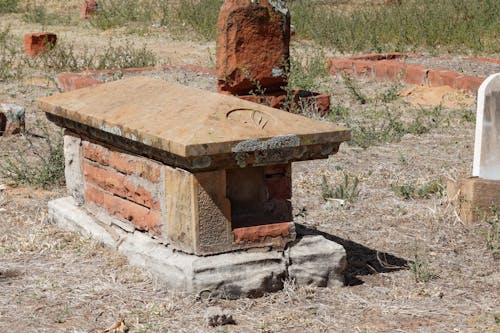 Бесплатное стоковое фото с камень, кладбище, могила