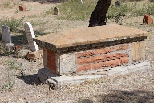 Бесплатное стоковое фото с камень, кладбище, могила