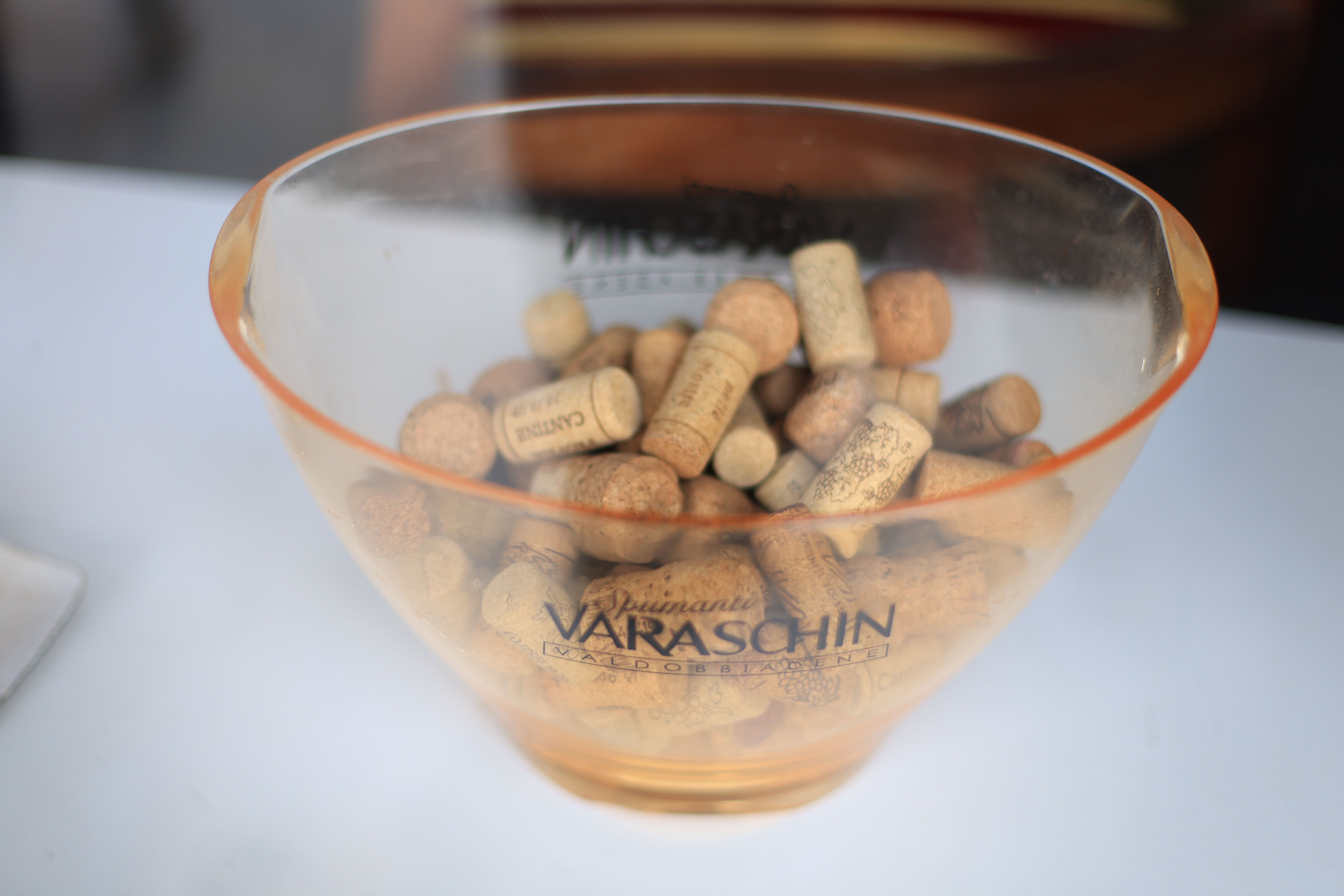 Dégustation de vins locaux à la cave Venetsanos