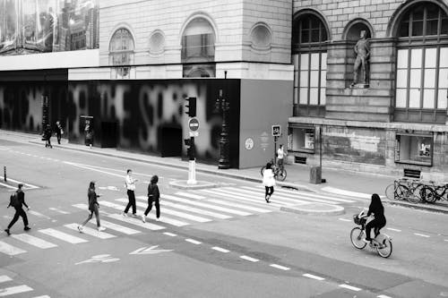 Foto stok gratis bangunan, jalur penyeberangan pejalan kaki, kota