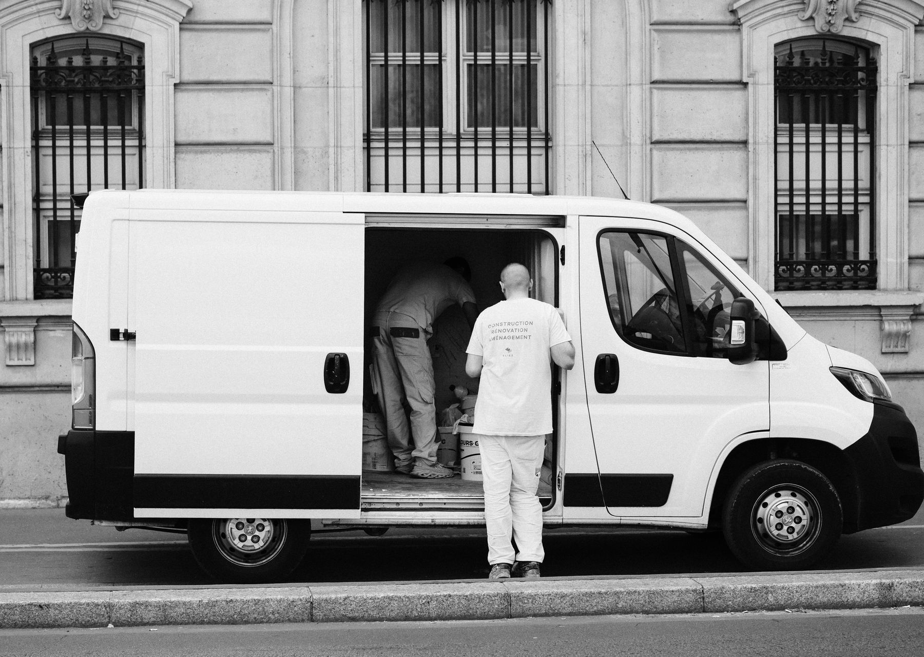House removals in Danderhall — crew wrapping and loading on moving day
