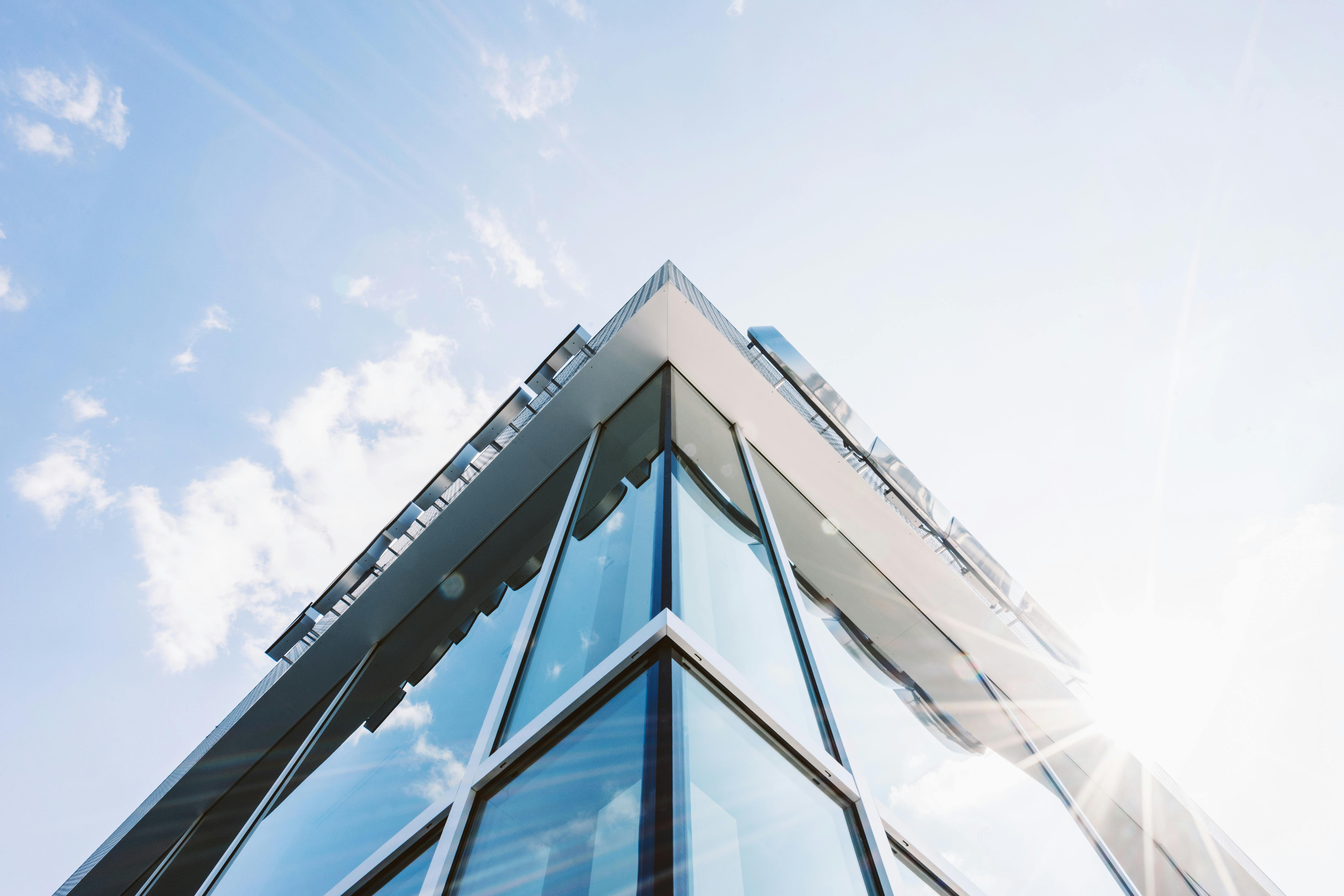 Fotograf\u00eda De \u00e1ngulo Bajo Del Edificio \u00b7 Fotos de stock gratuitas
