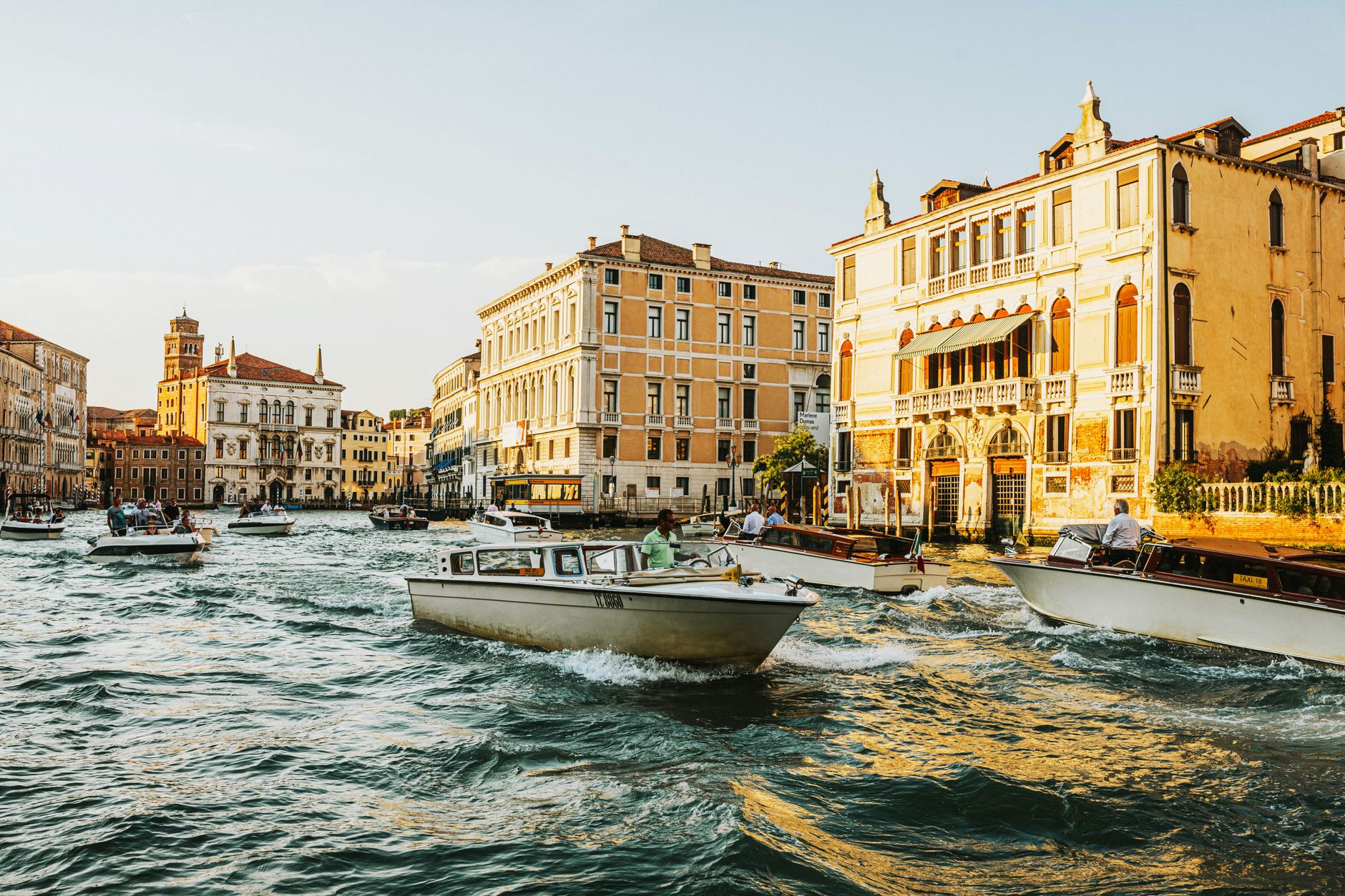 Venesiya bələdçisi: Kanallar üzərində qurulan romantik şəhərin sirrləri və turist marşrutları