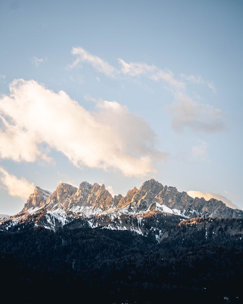 Ücretsiz alp, bulutlu, dağlar içeren Ücretsiz stok fotoğraf Stok Fotoğraflar