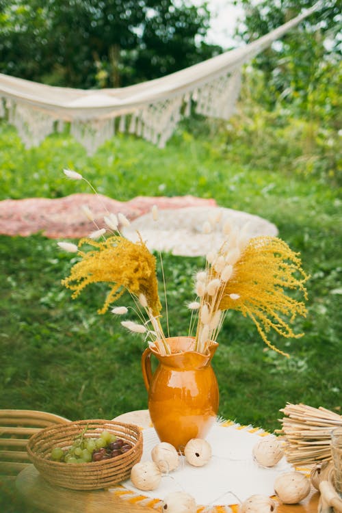 Kostenloses Stock Foto zu blumenstrauß, draußen, frucht