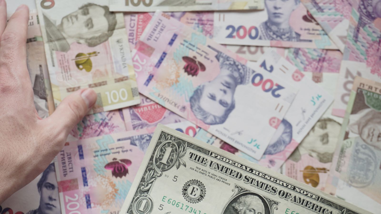 Banknotes of several currencies