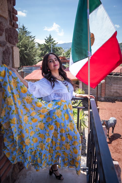 Foto d'estoc gratuïta de balcó, balcons, bandera mexicana