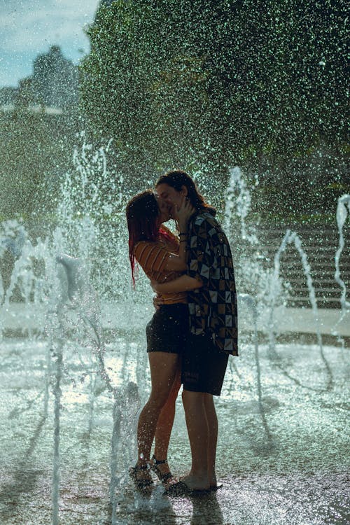 Fotos de stock gratuitas de agua, amor, besando