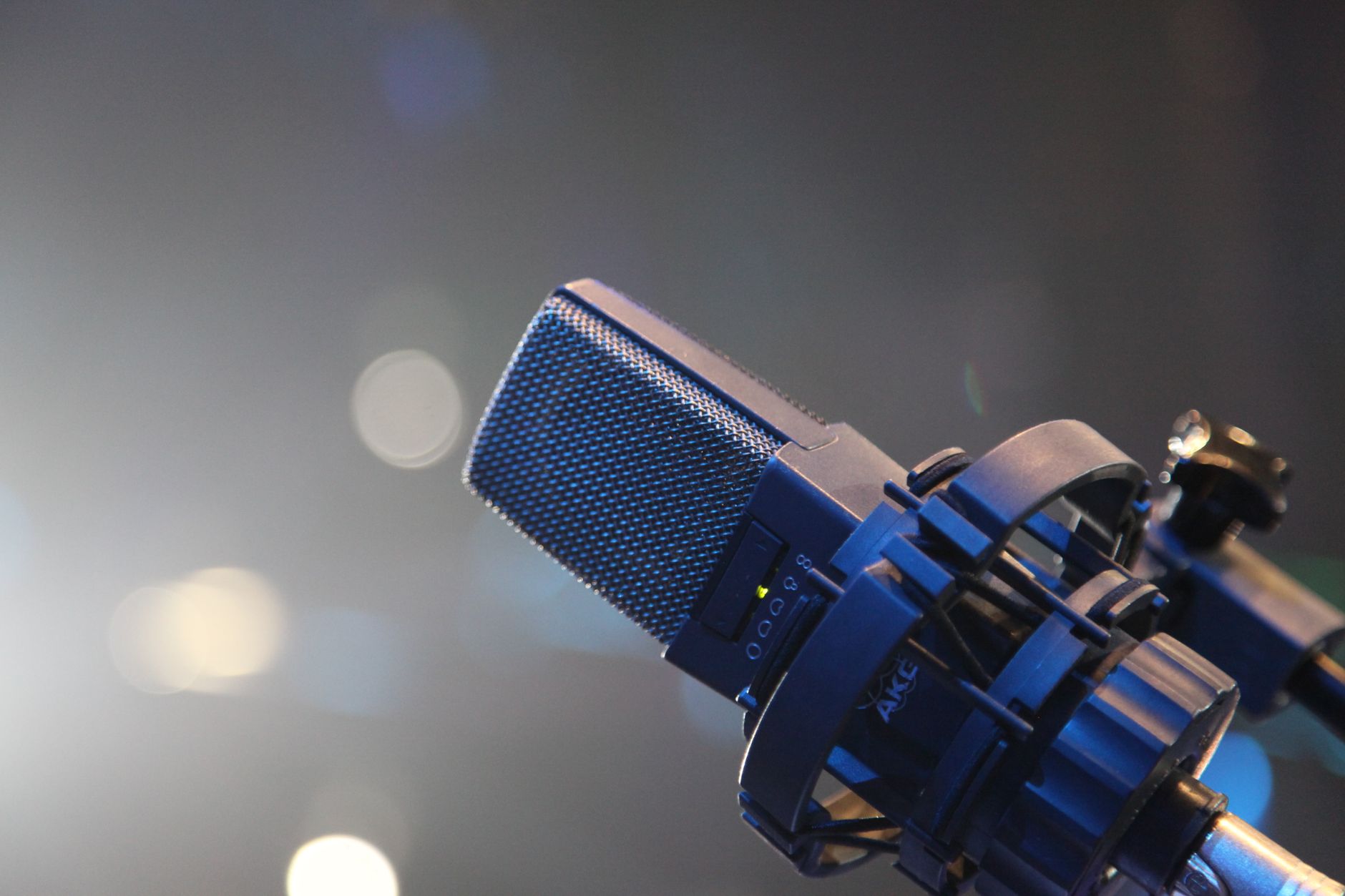 « La radio, le micro m’ont beaucoup manqué » : Nicolas Demorand revient en direct sur France Inter